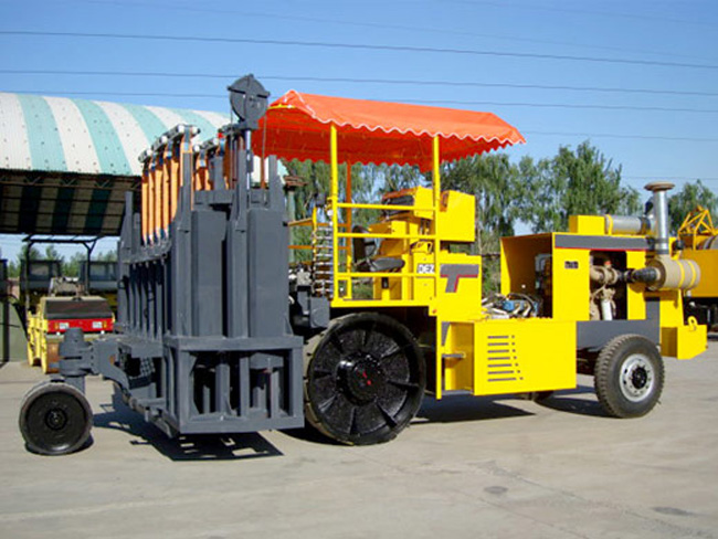 多錘頭破碎機(jī)tr400